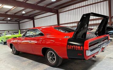 Dodge-Daytona-1969-red-11