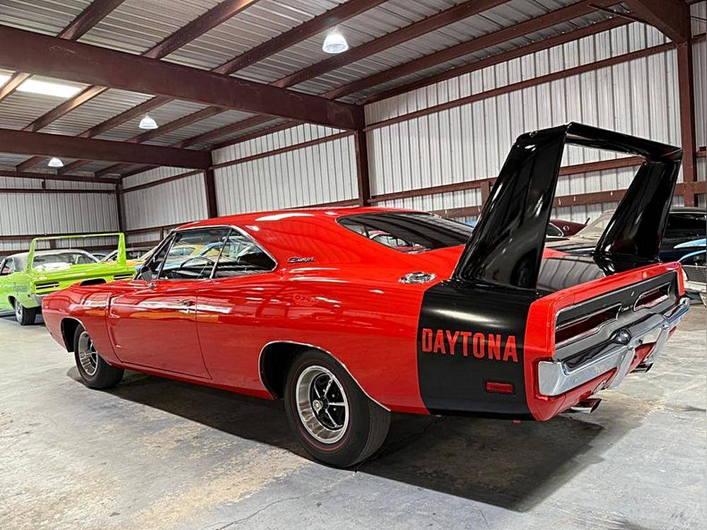 Dodge-Daytona-1969-red-11