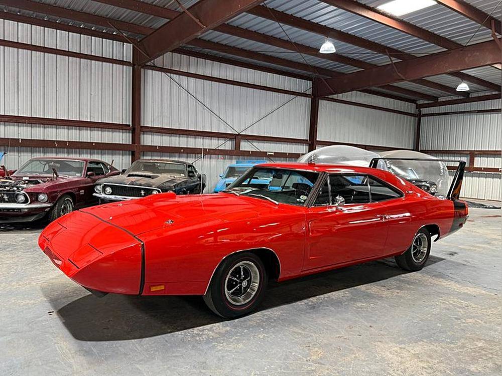 Dodge-Daytona-1969-red-9