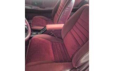 Dodge-Daytona-1989-White-Maroon-10