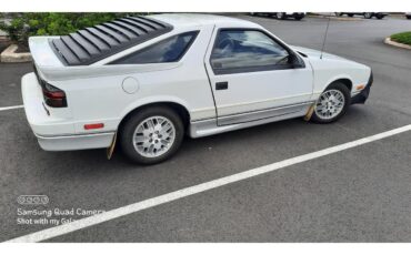 Dodge-Daytona-1989-White-Maroon-4