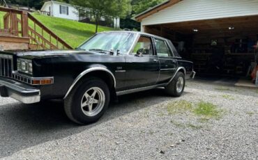 Dodge-Diplomat-1983-Black-11