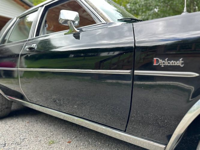 Dodge-Diplomat-1983-Black-3