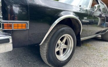 Dodge-Diplomat-1983-Black-4