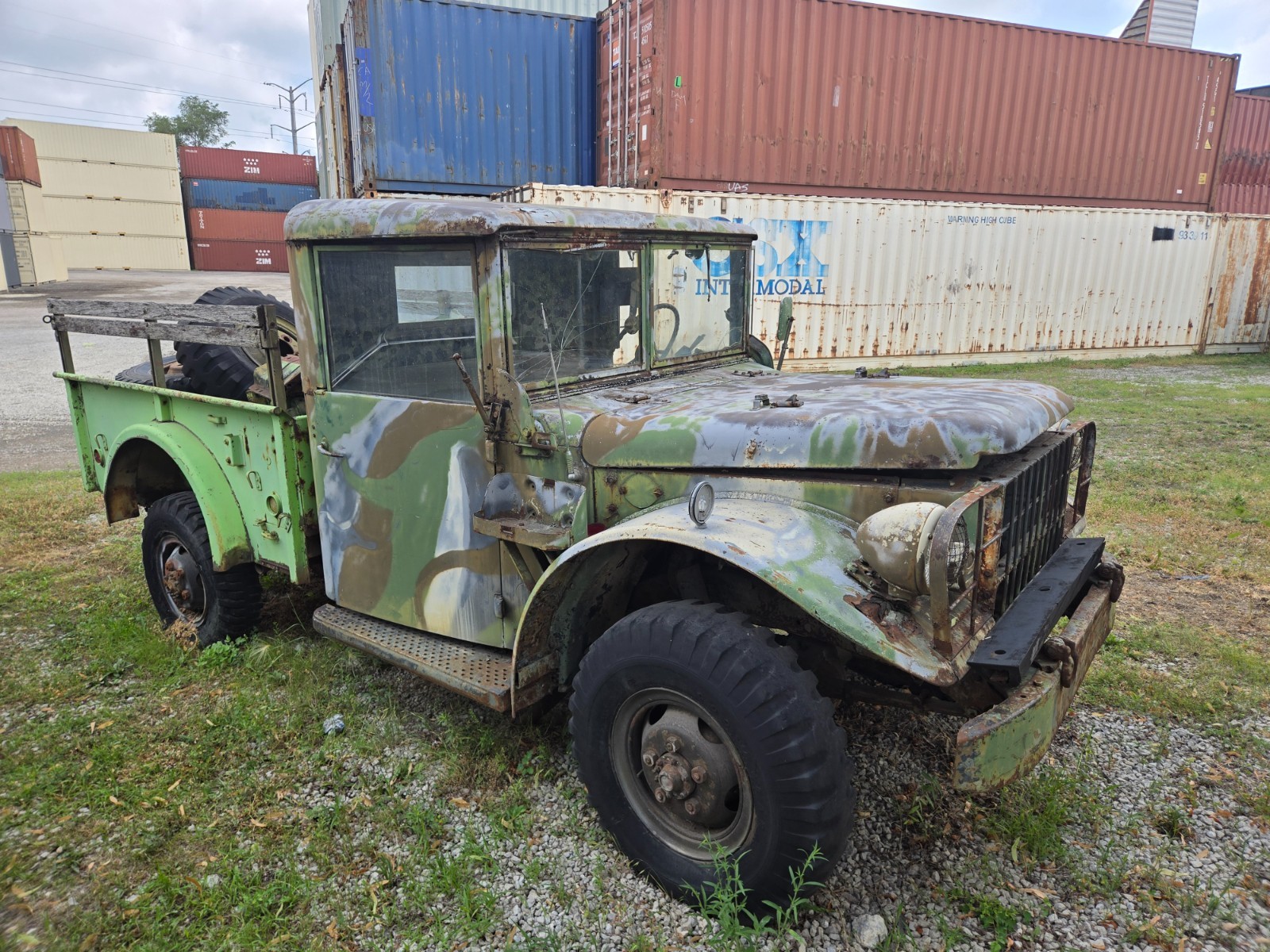Dodge-M375-1953-Standard-Cab-Pickup-2