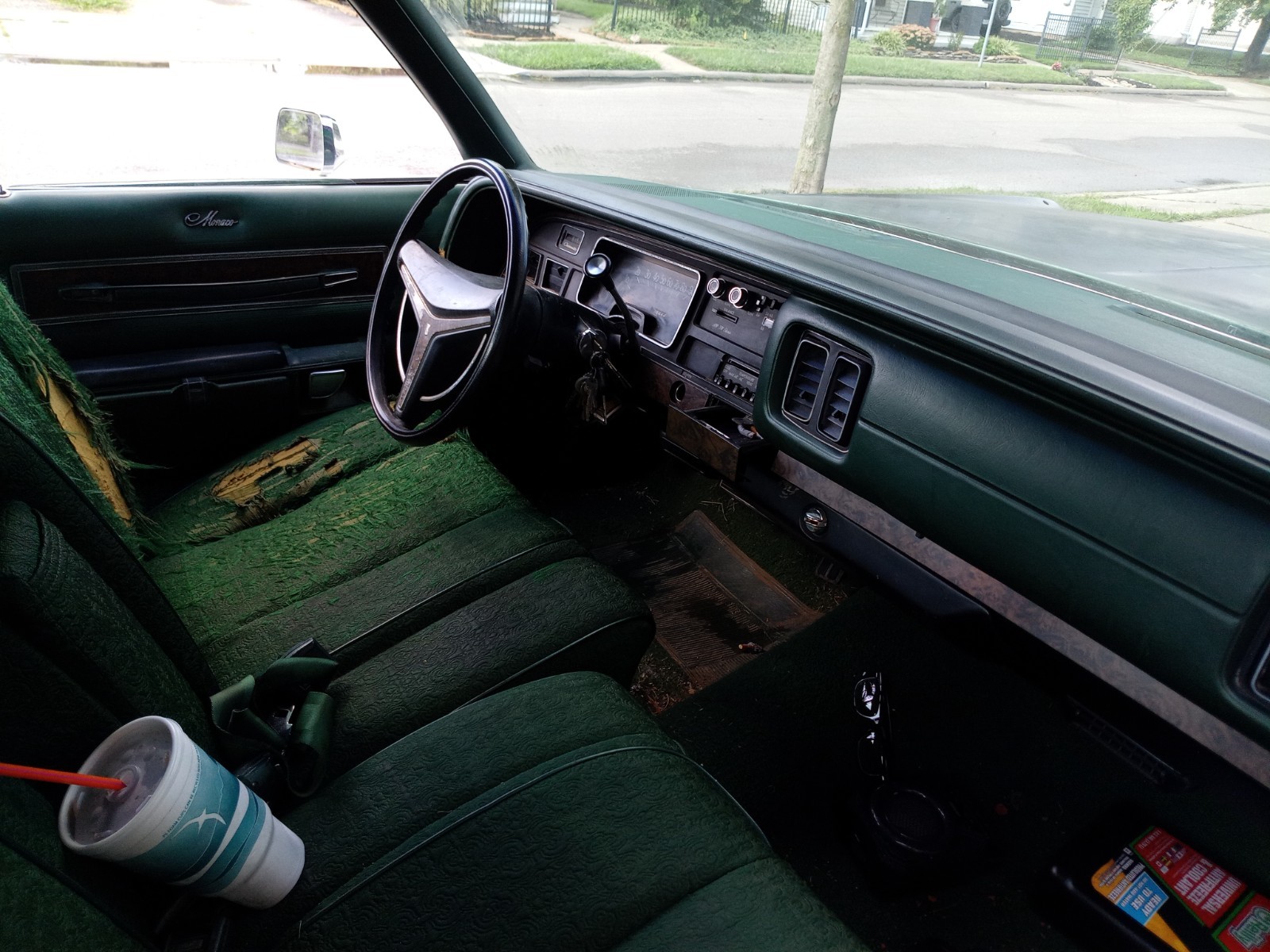 Dodge-Monaco-1974-black-7