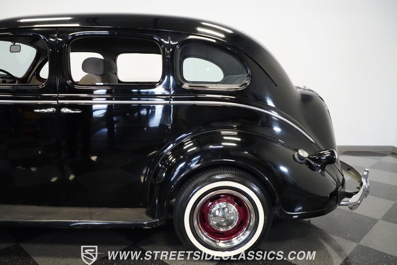 Dodge-Other-1938-Black-Beige-18