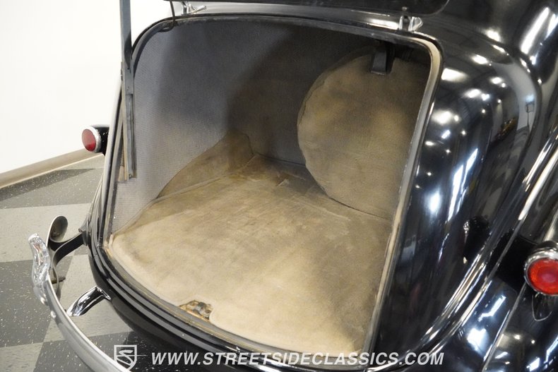 Dodge-Other-1938-Black-Beige-30