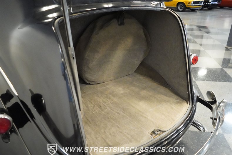 Dodge-Other-1938-Black-Beige-31