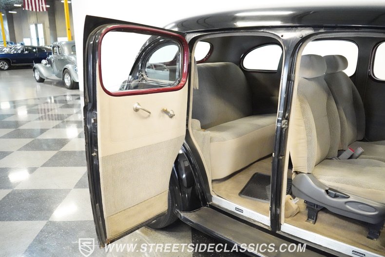 Dodge-Other-1938-Black-Beige-48