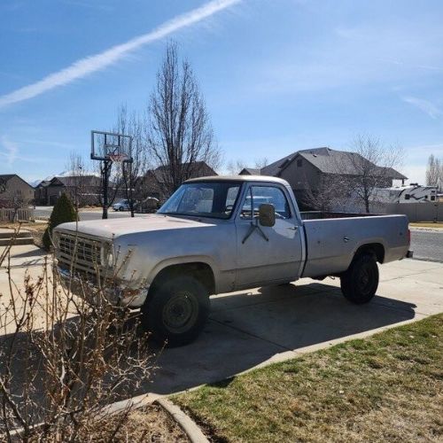 Dodge-Other-1976-Silver-11