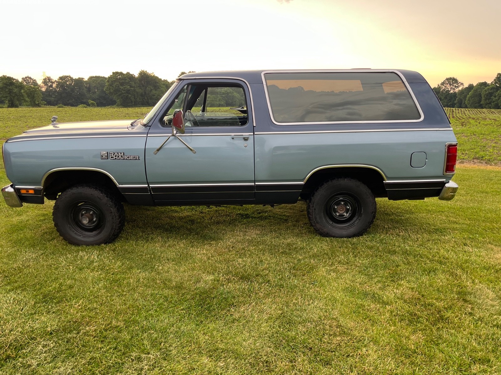 Dodge-Other-1987-SUV-2
