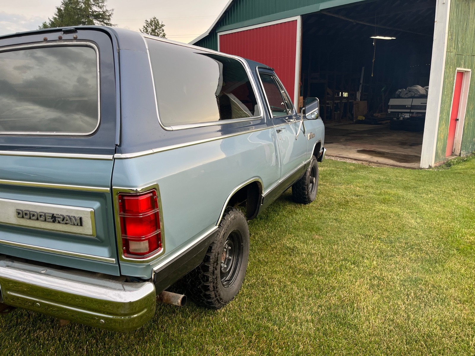 Dodge-Other-1987-SUV-4