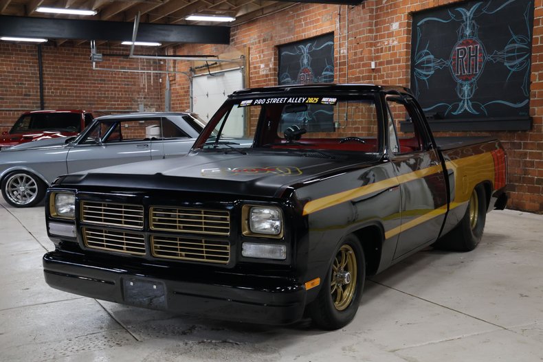 Dodge-Other-1992-Black-Red-11