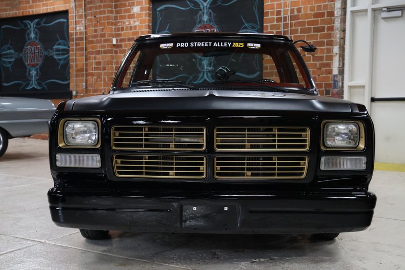 Dodge-Other-1992-Black-Red-12