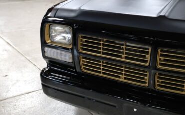 Dodge-Other-1992-Black-Red-2