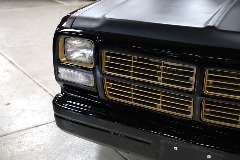 Dodge-Other-1992-Black-Red-2