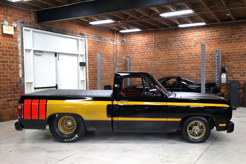 Dodge-Other-1992-Black-Red-33