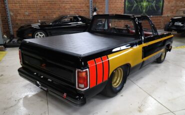 Dodge-Other-1992-Black-Red-37