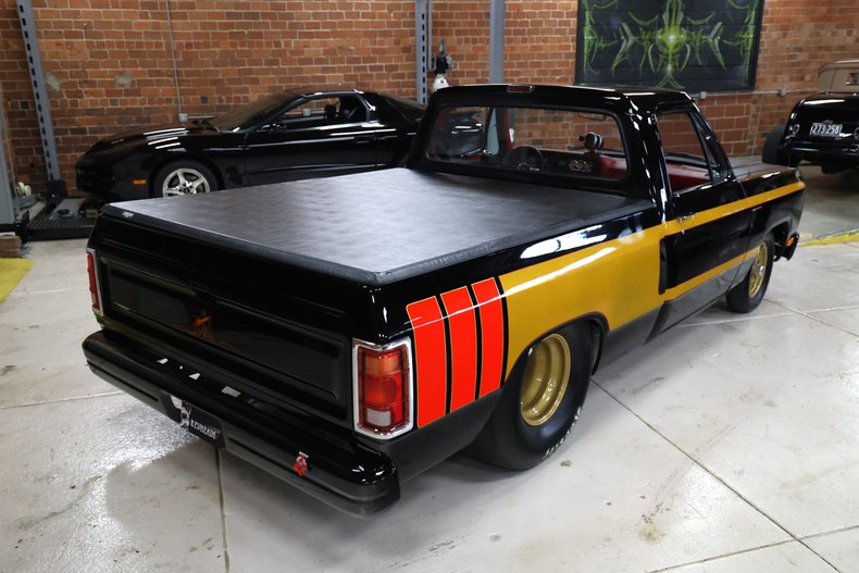 Dodge-Other-1992-Black-Red-37