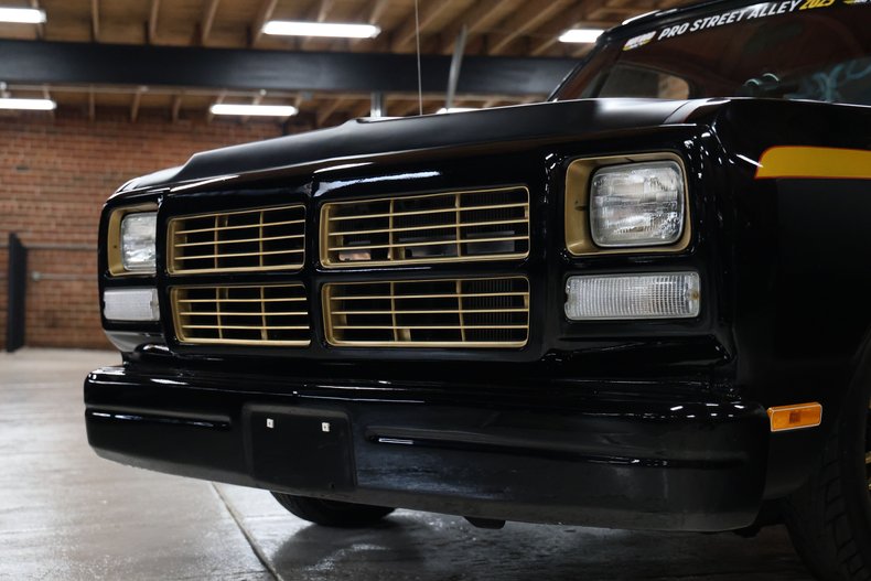 Dodge-Other-1992-Black-Red-4