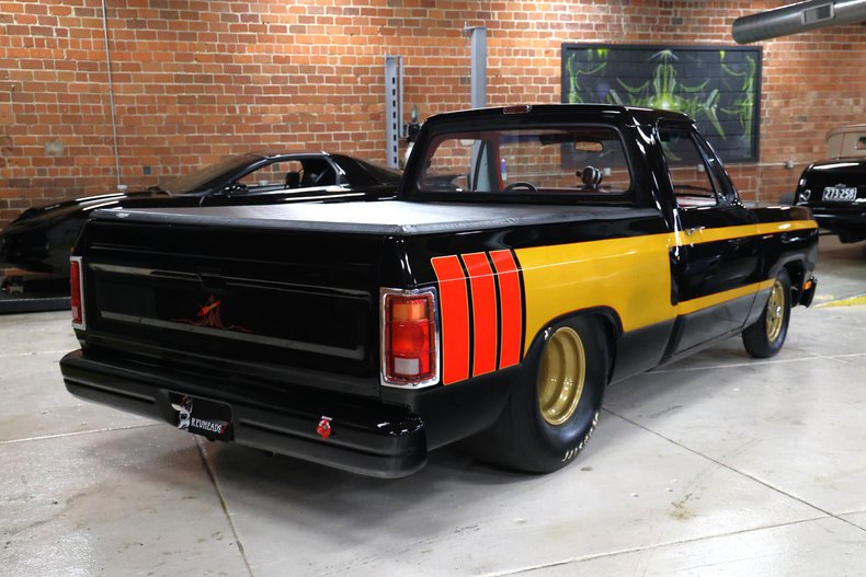 Dodge-Other-1992-Black-Red-40