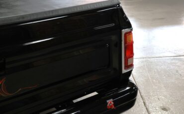 Dodge-Other-1992-Black-Red-42