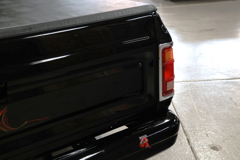 Dodge-Other-1992-Black-Red-42
