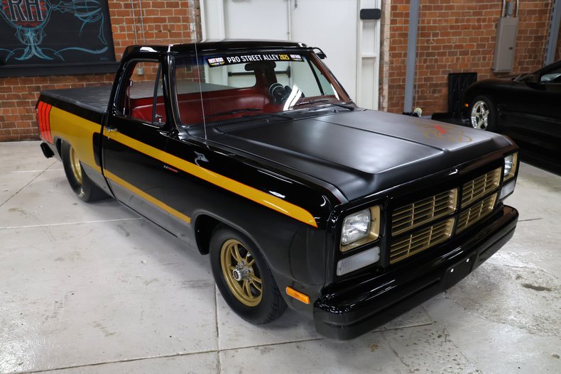 Dodge-Other-1992-Black-Red-6
