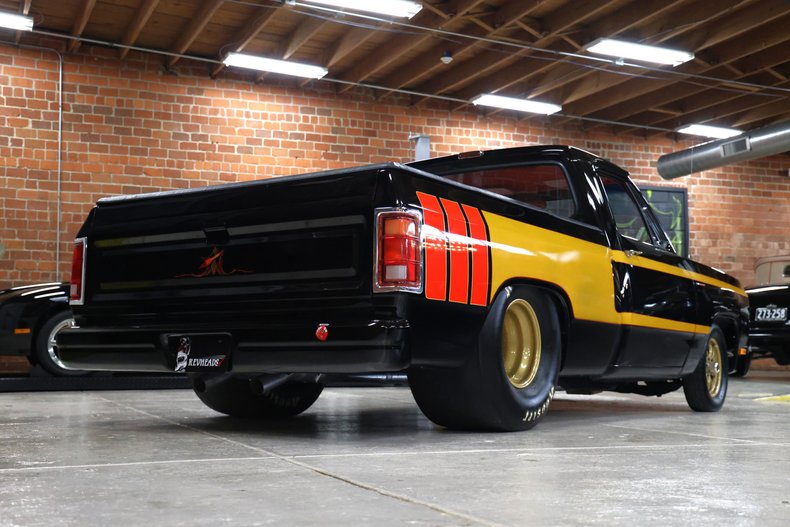 Dodge-Other-1992-Black-Red