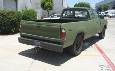 Dodge-Other-Pickups-1977-Extended-Cab-Pickup-2
