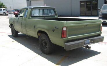 Dodge-Other-Pickups-1977-Extended-Cab-Pickup-4