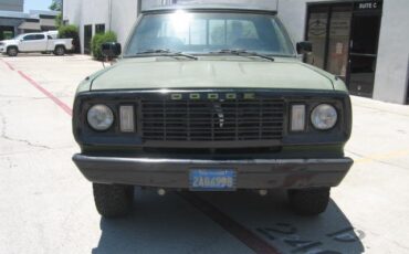 Dodge-Other-Pickups-1977-Extended-Cab-Pickup-7
