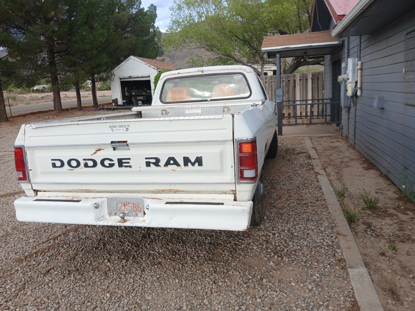 Dodge-Other-Pickups-1982-Standard-Cab-Pickup-5