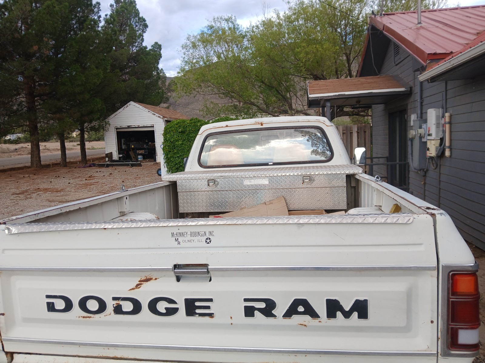 Dodge-Other-Pickups-1982-Standard-Cab-Pickup-6