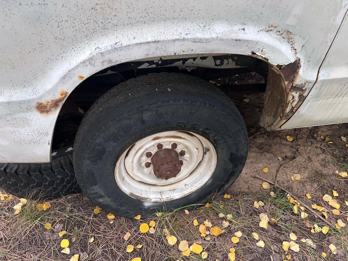 Dodge-Pathfinder-4x4-van-1978-white-5