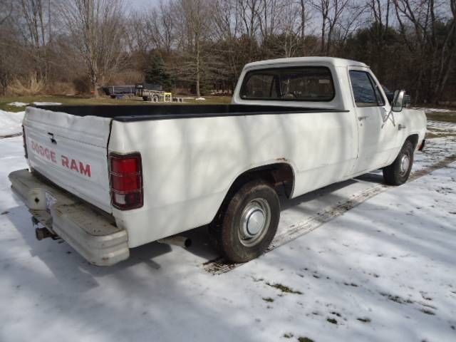 Dodge-Pickup-1985-White-8