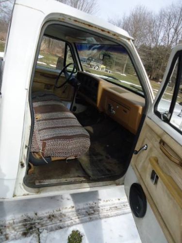 Dodge-Pickup-1985-White-9