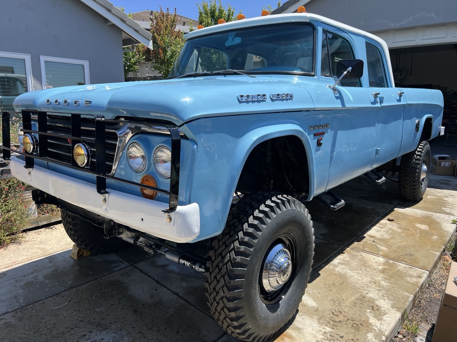 Dodge-Power-Wagon-1966