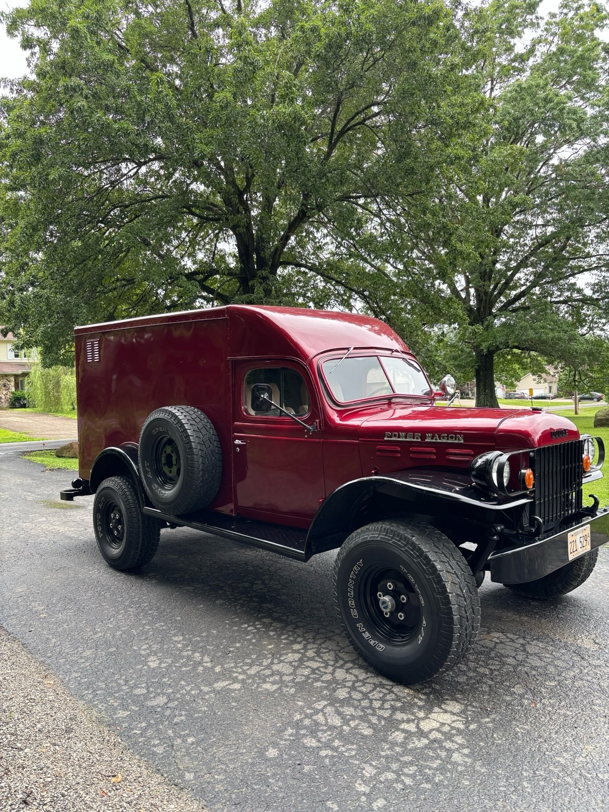 Dodge-Power-Wagon-1968-2