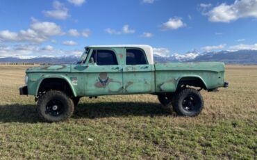 Dodge-Power-Wagon-1970-2