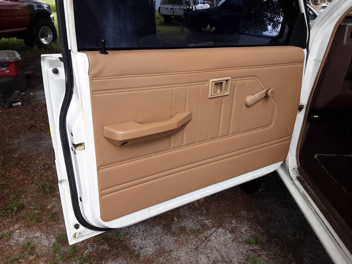 Dodge-Power-ram-50-4x4-diesel-1988-12