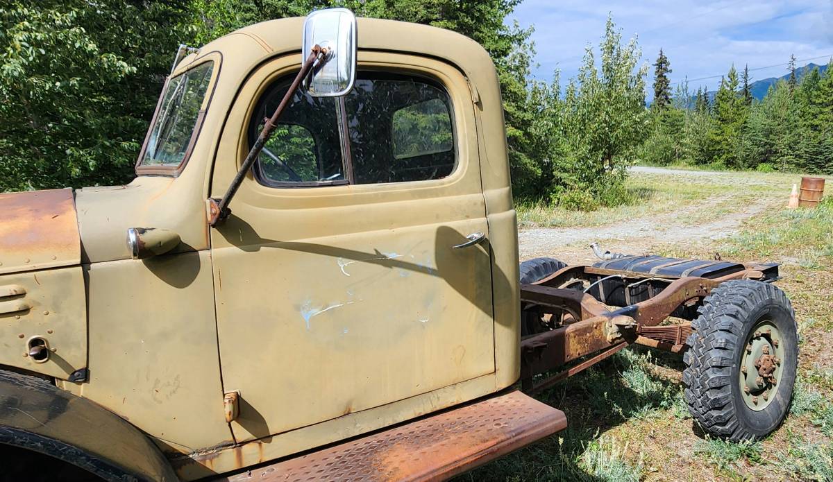 Dodge-Power-wagon-1950-green-1