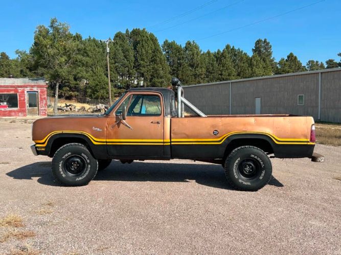 Dodge-Power-wagon-1977-Brown-Black