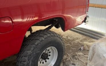 Dodge-Power-wagon-1983-Red-Black-1