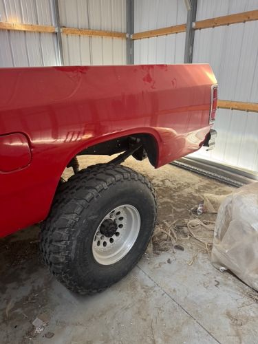 Dodge-Power-wagon-1983-Red-Black-1