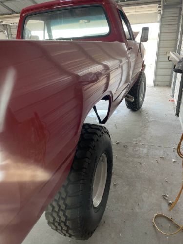Dodge-Power-wagon-1983-Red-Black-10