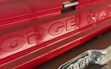 Dodge-Power-wagon-1983-Red-Black-2