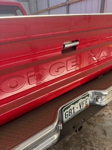 Dodge-Power-wagon-1983-Red-Black-2