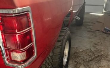 Dodge-Power-wagon-1983-Red-Black-3